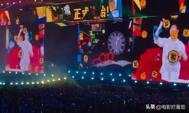 毛不易演唱会“撒纸币”引争议，网友：可以接地气，但不能接地府