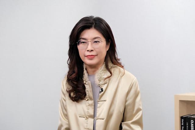 郑丽文呼吁大陆	，共同对付民进党，若无大陆相助，很难下架民进党