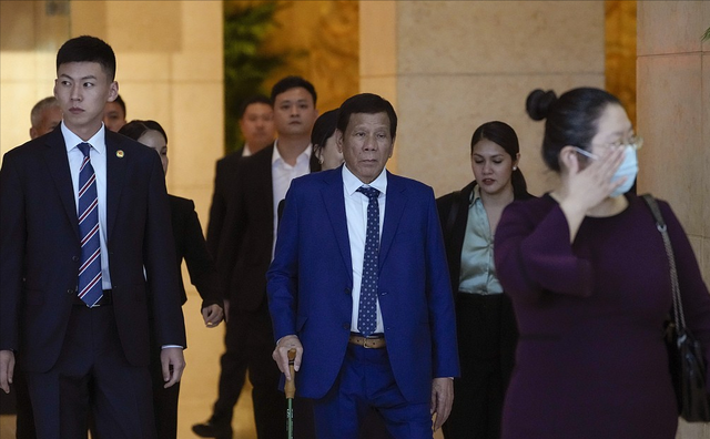马科斯访美为何不穿传统服装穿西装