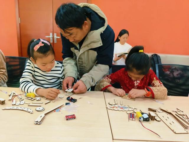 【酷玩科学】“友好相伴 快乐成长”敦煌市图书馆科普实验课堂——第四期《海盗船的内部结构》