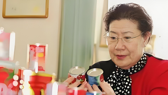 55岁东北大妈退休创业，73岁干出一家上市公司，给家里赚了138亿