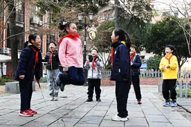 放下手机，玩起跳绳 花式跳绳点燃武汉鄱阳街小学校园活力图片