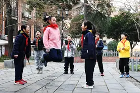 放下手机，玩起跳绳 花式跳绳点燃武汉鄱阳街小学校园活力图片