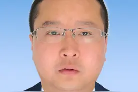 生于1985年，杜文被查图片