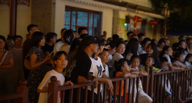 璀璨灯海映星河—崆峒古镇“道韵崆峒·星河灯会”盛大启幕