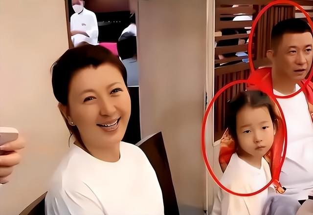 闫学晶风波终于落幕，6个男人惨遭牵连，儿媳与继女最不好过