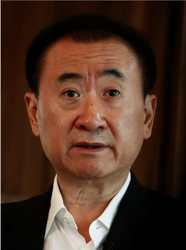 黄一鸣澄清：没有骗王思聪上床，是对方主动，还给自己5万打车费