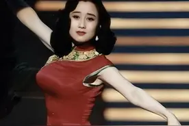 李连杰全家定居新加坡，62岁自然衰老，2个女儿非常孝顺图片