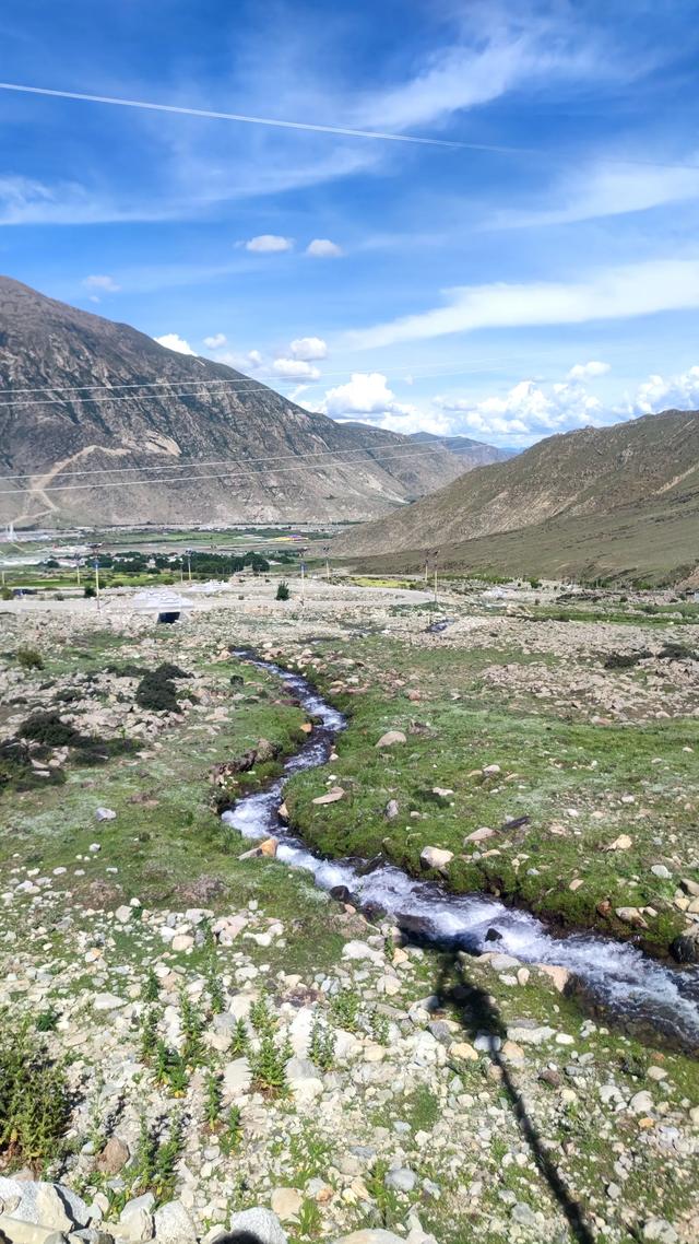 拉萨堆龙苯教直龙遗址,寺保留了吐蕃的残垣断壁,沧桑感扑面而来