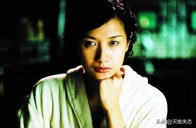 从19岁开始男人不断，半百了还没玩够，“风流才女”徐静蕾现形记