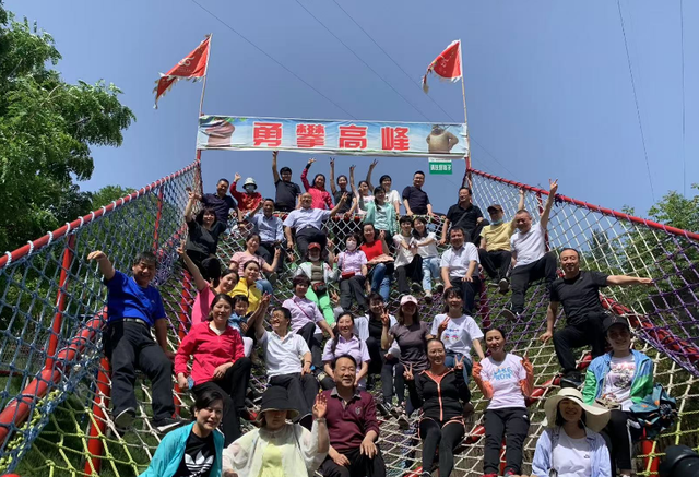 秋华未减，冬景将至，来炎帝影视基地赴一场秋冬的约会吧！