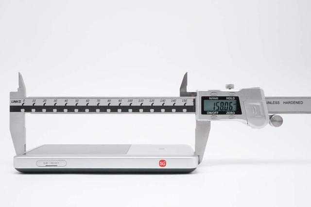 高达1999元售价是怎样的用料做过水准？中兴U60 Pro 5G随身WiFi拆解