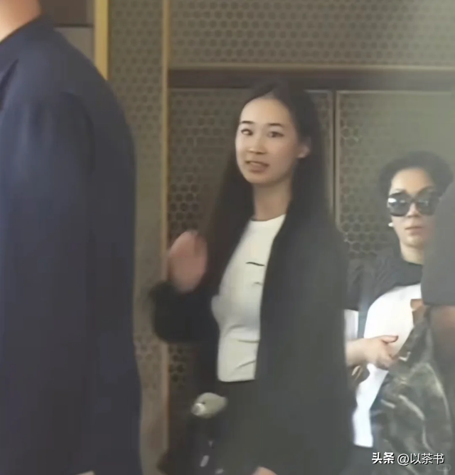 赵文卓怎么也想不到，自己18岁刚刚成年的女儿，已经开始为他争光