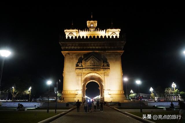 搭乘高铁去老挝，老挝旅行日记：万象攻略（吃、住、行）