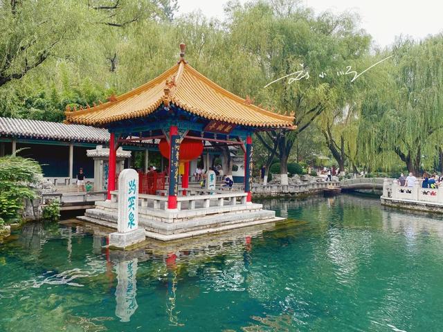 “泉城”济南名片趵突泉：七十二名泉之首的传奇，你来探访过吗？