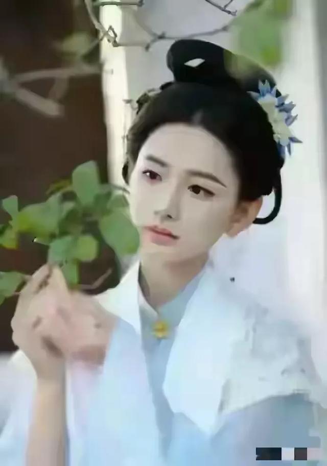 河南师范大学校花张婉莹美貌惊艳全网，网友惊叹:美到移不开眼