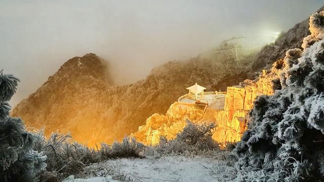 冰雕玉琢 云上仙宫