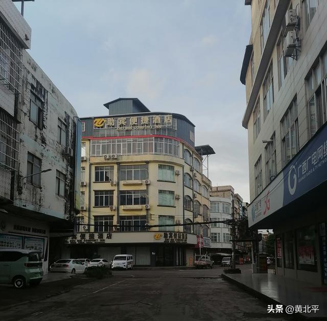 广西横州市以小吃大的乡镇，吞并一县合并一区而发展成为小都市