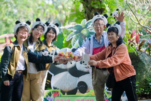 贡贡、舜舜登岛七周年，海南热带野生动植物园举办纪念活动