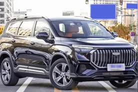 吉利又一SUV“爆款出现”，4米9车长2+2+2布局，舒适大气家用一流图片