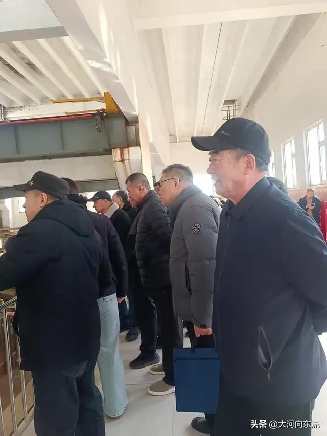 潍坊酒文化研究会酒器收藏协会2026年度工作会议在云门春酒业召开