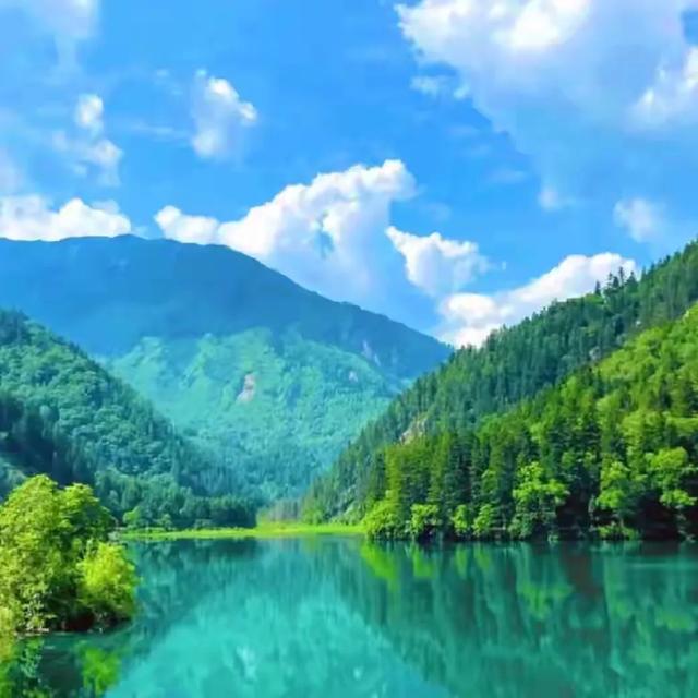 分享图片—蓝天白云，青山绿水