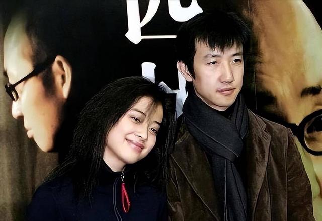 李小冉为他流产2次，梅婷养他6年，今娶小15岁娇妻，鄢颇凭什么？