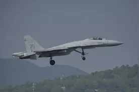 歼-15T：升级幅度很大，更接近歼-16而不是歼-15图片