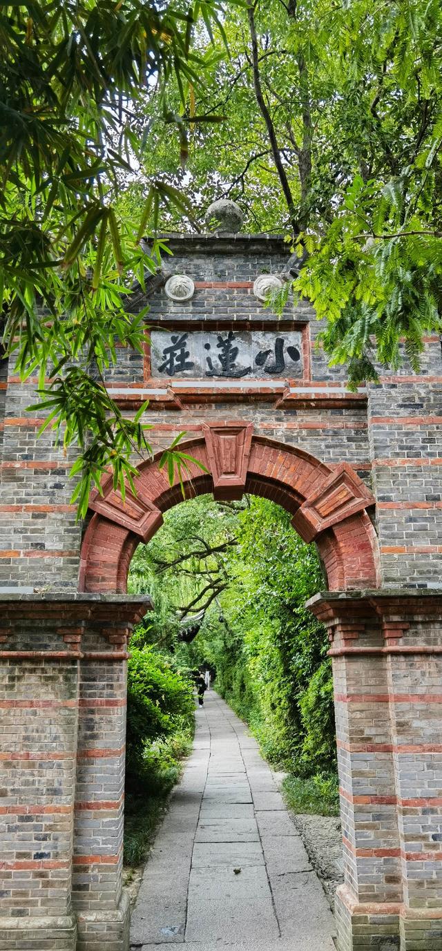 湖州古镇很世俗，也很江南