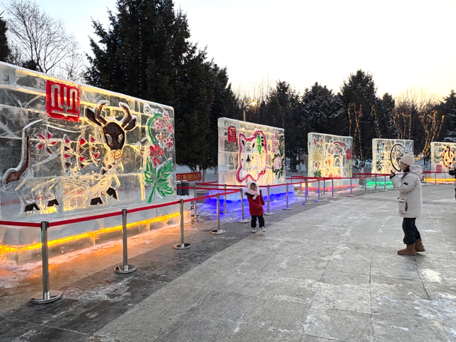 开园啦！去这里，看冰雪“七十二变”→