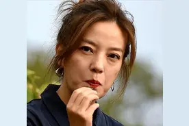 走上没有回头路的赵薇，如今再看她的处境，48岁的她后悔了吗？图片