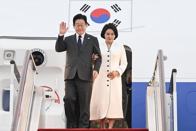 李在明访华刚回国，就通告全球，与高市共进晚餐	，3亿大单白签？