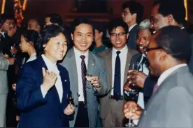 上海外事 | 副市长的担当成全了两位华裔老人的心愿图片