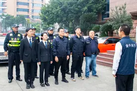被执行人漠视法院公告丨成都金牛法院执行局上门腾退1300万元“豪宅”法拍房图片