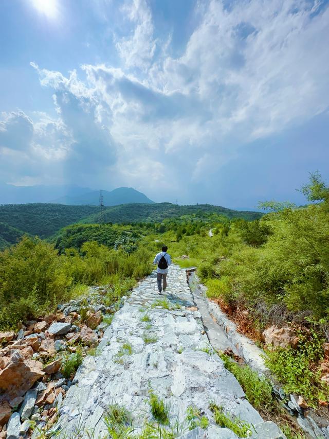 年轻人不看5A景区，宁愿坐5小时车去大青山，避人流还解压