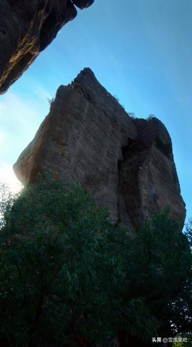 承德瑰宝，双塔双峰