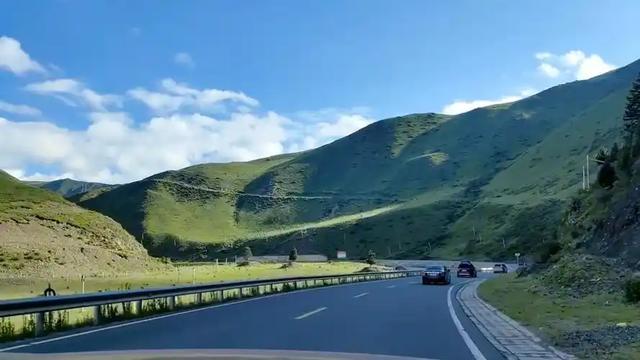 43.5亿人次自驾热潮来袭!从318到城市漫游,新玩法重塑出行生态