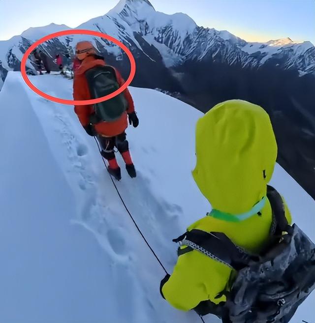 驴友雪山坠崖身亡，遇难画面曝光，身份被扒太可惜，网友却不同情