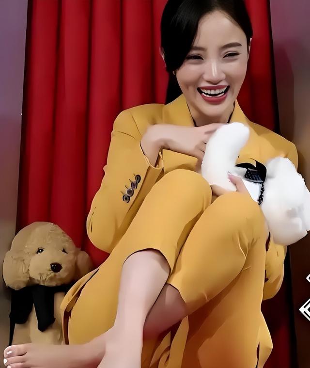 表面“清纯玉女”，实则却“渣到不行”，这4位女星一个比一个乱