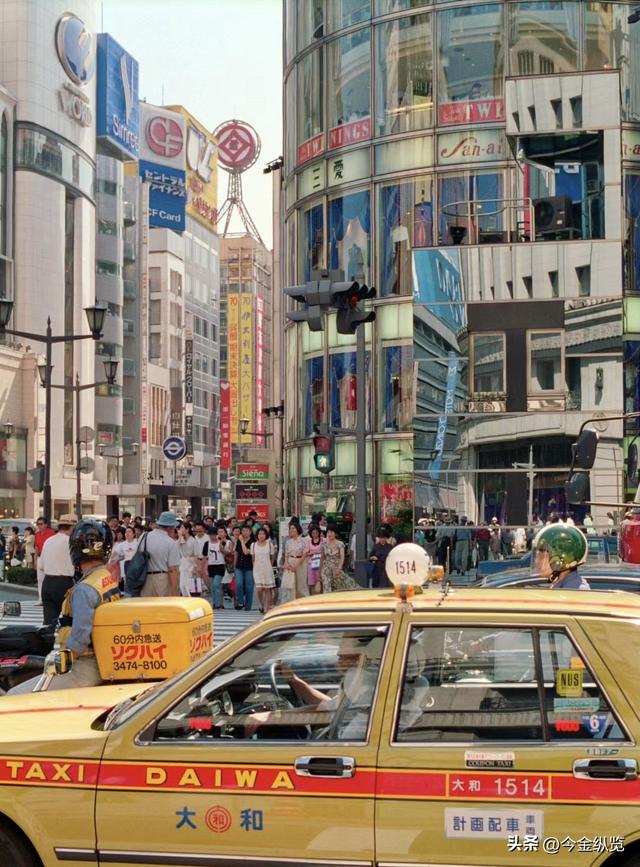 AI狂潮再掀资本泡沫！警惕旧戏重演，别做泡沫里最后一个接盘侠