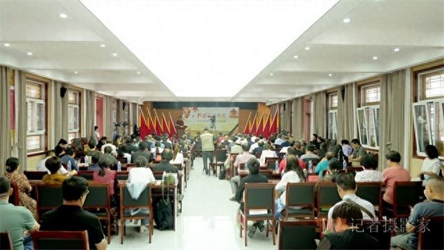 惠风滋润枝头秀 硕果金秋格外红--现代书画网携手书画名家扎根乡村