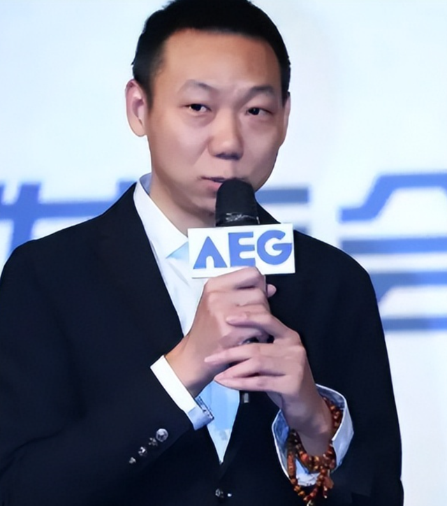 偷鸡不成蚀把米！本想“毁了”张柏芝，不料自己先被扒了个底朝天