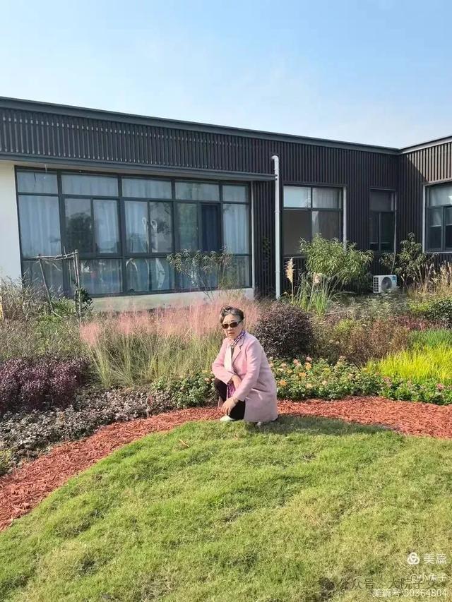 黎如芷｜秋意沐芳华，姐妹携手同行