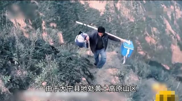16岁小伙上学需村民凑3025元 谁料 ，小伙毕业回村 村民却闭口不提钱