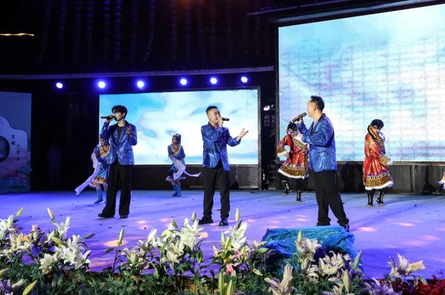 市县联动·瞰遵义丨日游古寨,夜看演出!“村光大道”很火热!