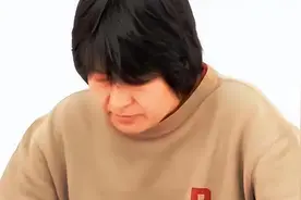 夫妻同床共枕6年，直到丈夫因诈骗被抓，妻子才知丈夫原来是女人图片