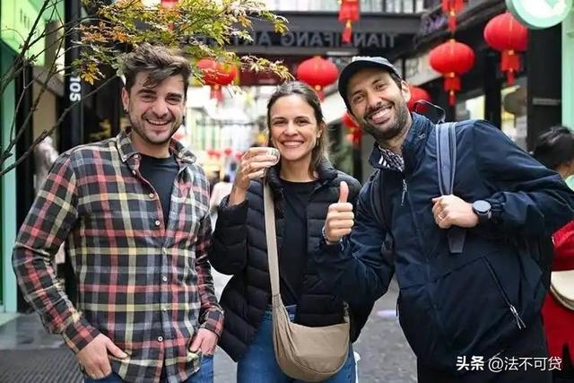 风向反了！免签后的中国，让外国人集体沉迷：回国连饭都吃不下