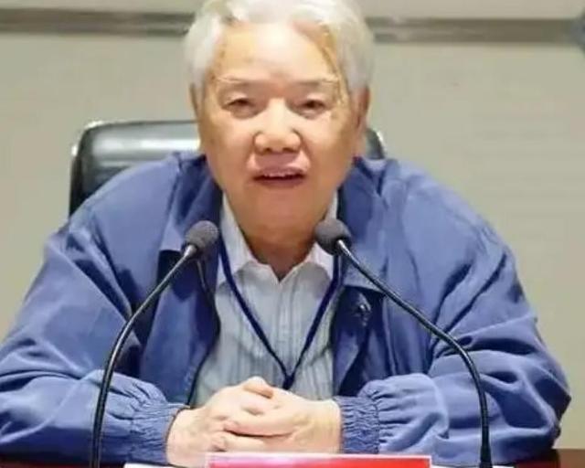 他62岁被破格提拔为湖北省委书记，死后翻出106张票据，令人泪目