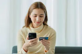 晚上睡觉，手机放多远会没有辐射？专家给出明确答案，这下放心了图片