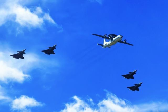 2025空军航空开放活动和长春航空展系列观察① | 火爆“出圈”，长春何以续“长红”？